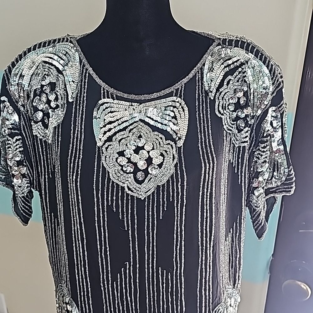 Vintage black short sleeve sequin holiday top size medium